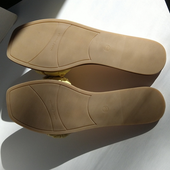 Marc Fisher bolier slip on yellow sandals size 8.5 - Picture 10 of 10